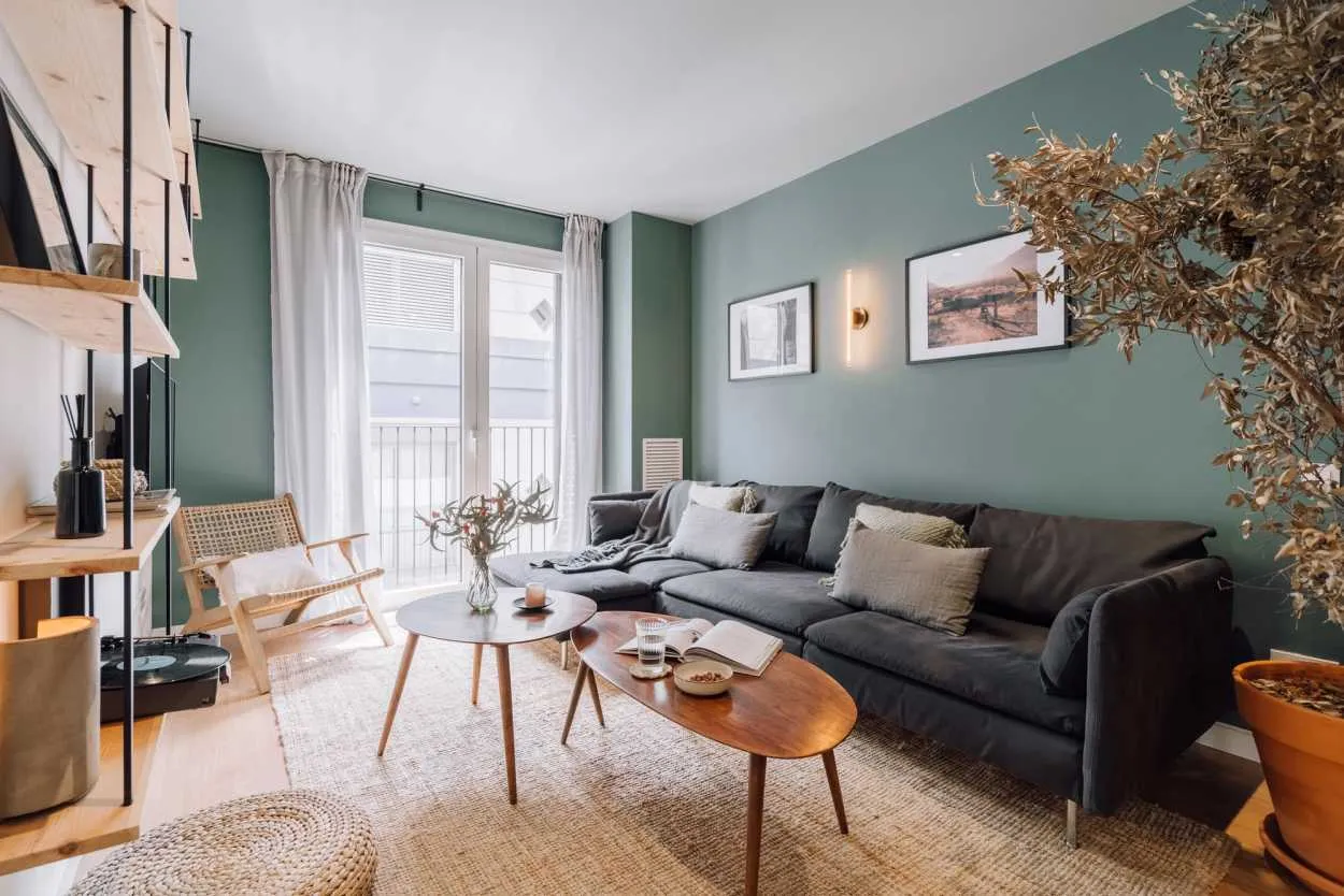 Barcelona 70m2 Flat With High-speed Fiber, Dual Monitors & Chef's Kitchen For Remote Work #2