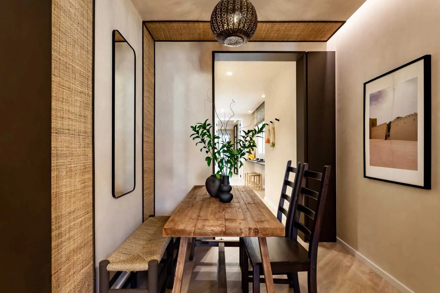 Modern Barcelona Flat With Premium Workspace & Gigabit Internet For Remote Work #4