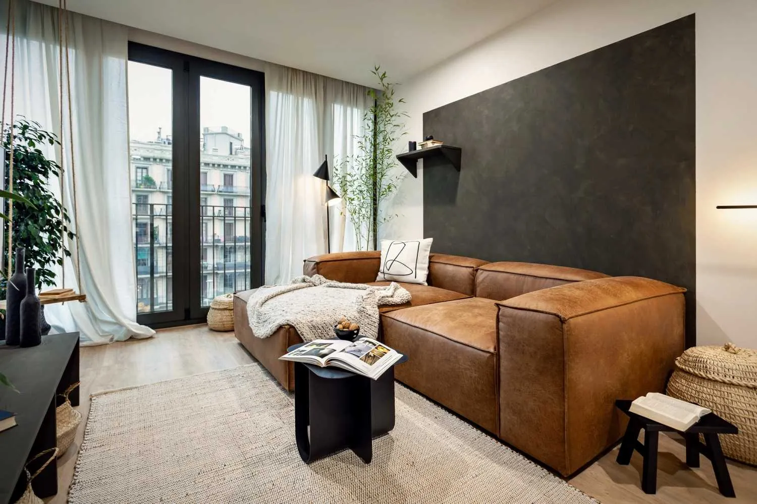 Elegant Barcelona Flat With Gigabit Internet & Pro Workstation In City Center #5