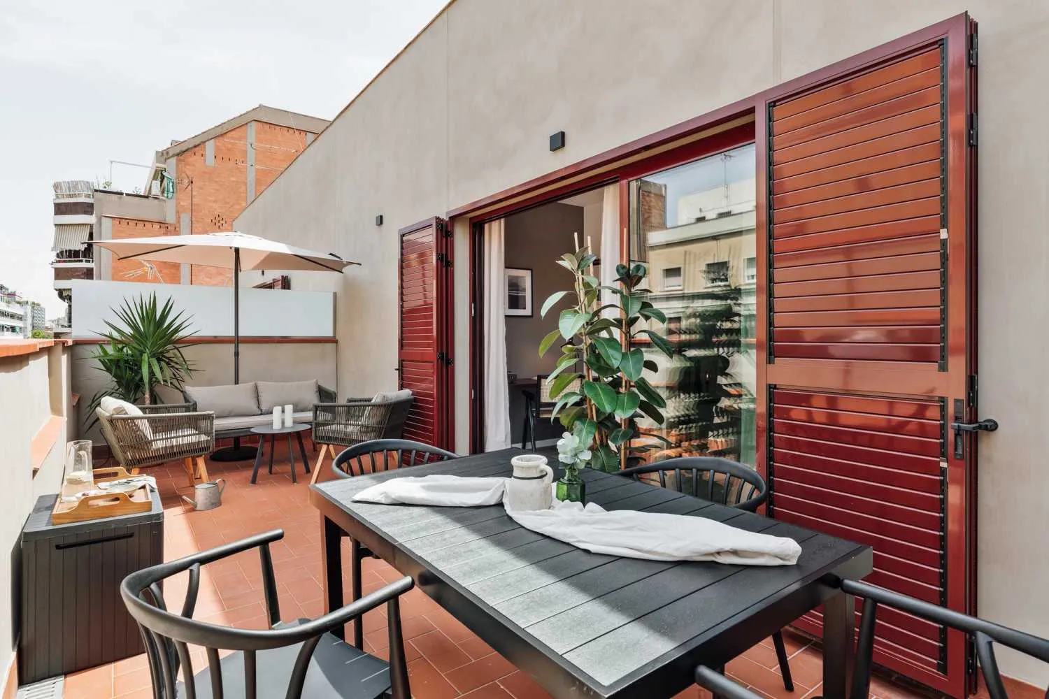 Spacious Barcelona Flat With Pro Home Office Setup & Fast Wifi In City Center #2