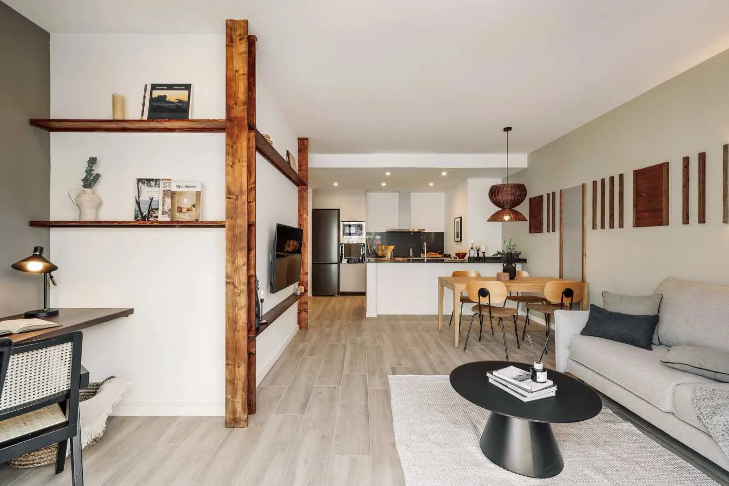 Spacious Barcelona Flat With Pro Home Office Setup & Fast Wifi In City Center #5
