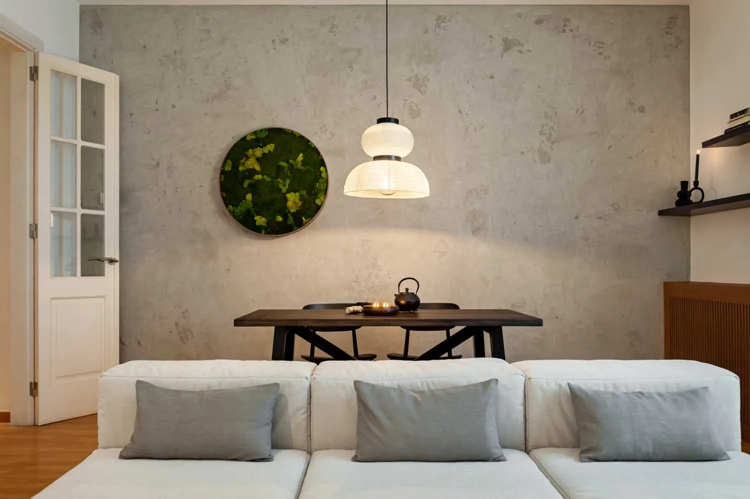 Sophisticated Barcelona Flat With High-speed Fiber & Professional Home Office Setup #5