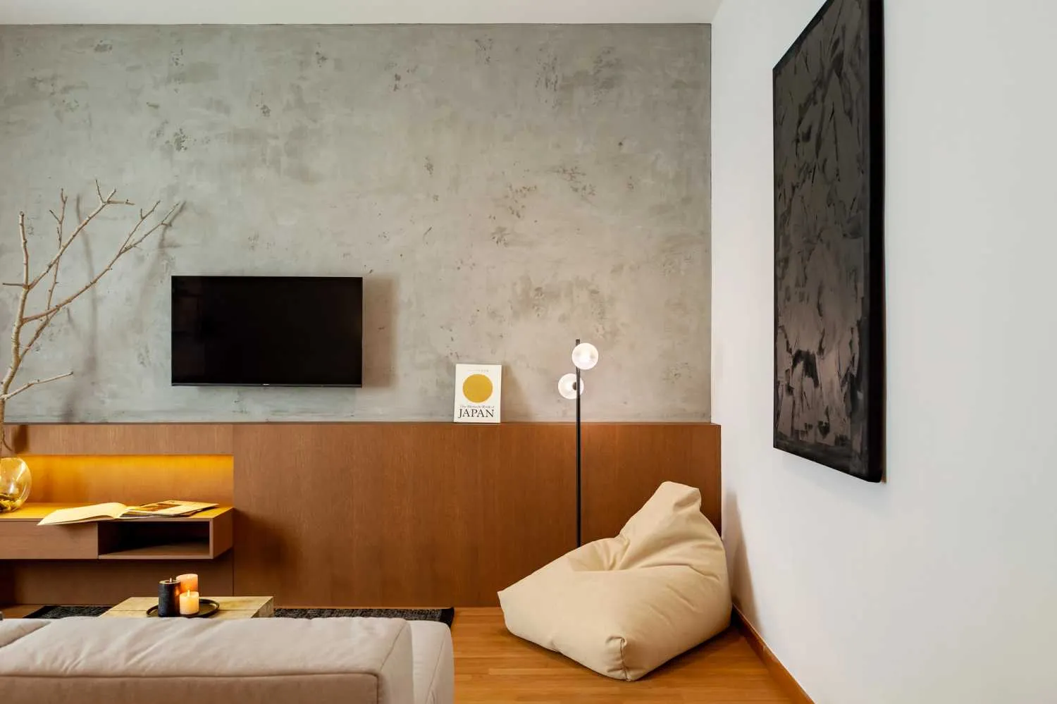 Sophisticated Barcelona Flat With High-speed Fiber & Professional Home Office Setup #2
