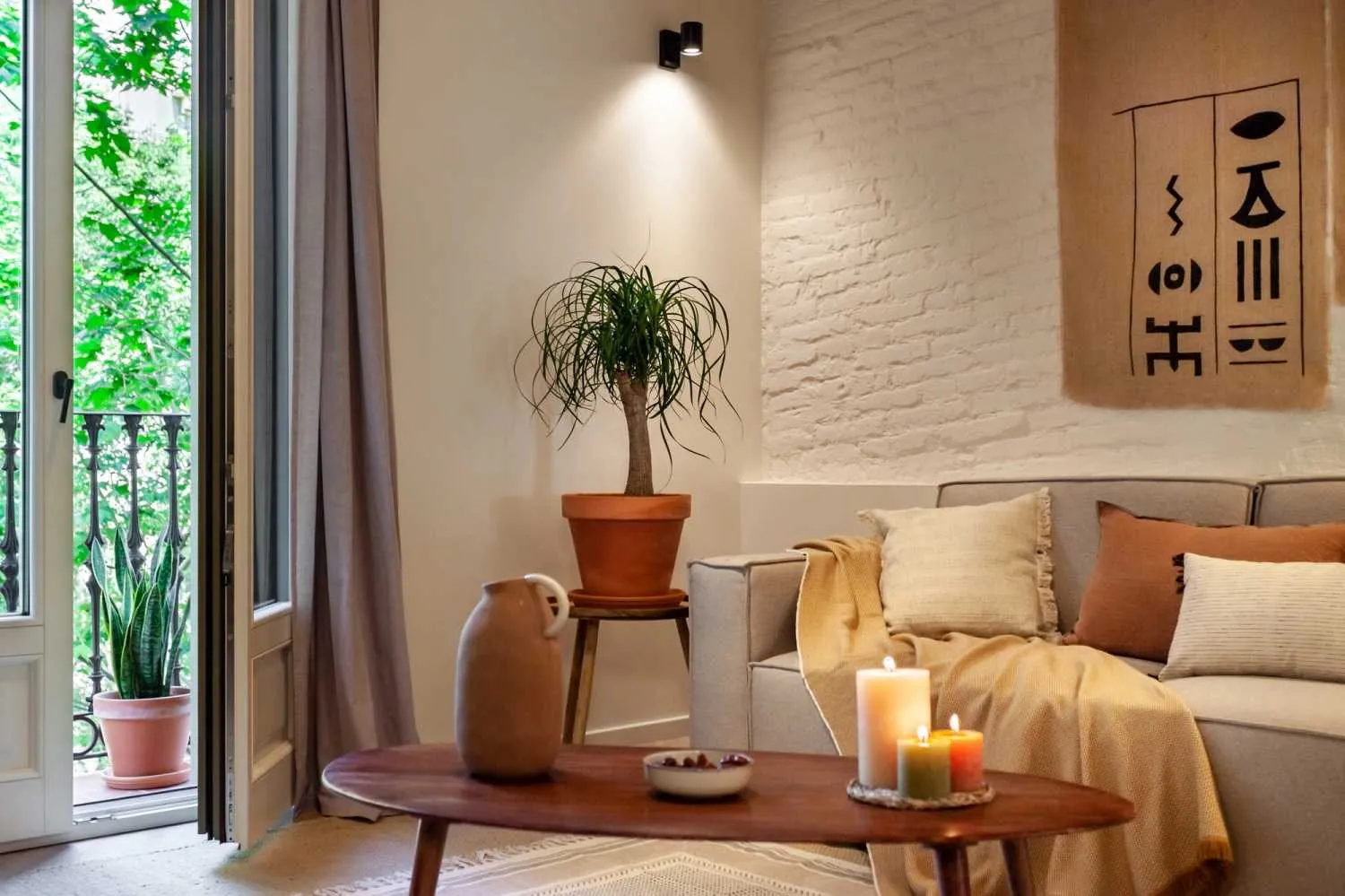 Refined 2-bed City Flat With High-speed Fiber & Professional Workspace In Barcelona #3
