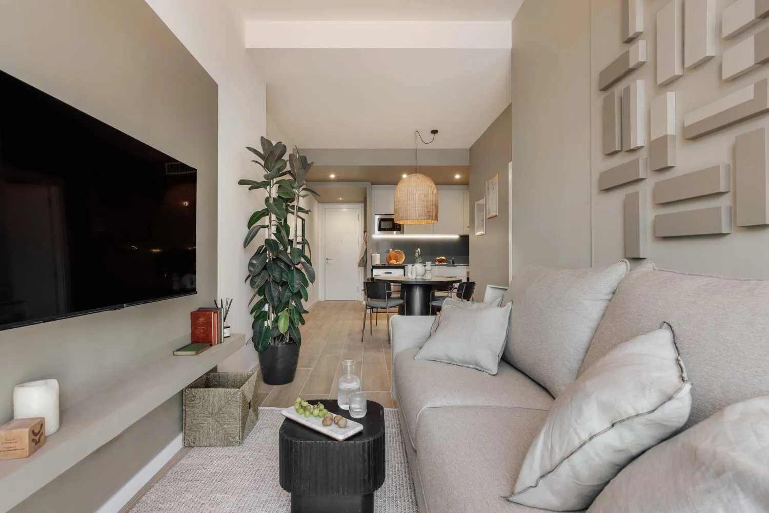 Modern Barcelona Flat With High-speed Internet & Ergonomic Workspace For Remote Work #5