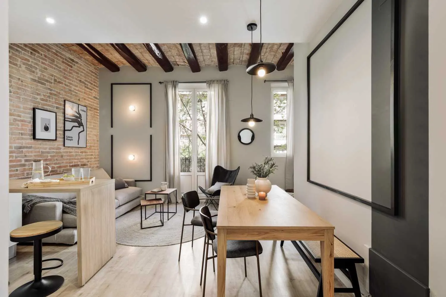 Elegant 2-bed Flat With Ultra-fast Wifi & Pro Workspace In Barcelona #2