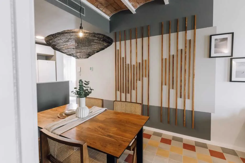 Sophisticated Barcelona Flat With Gigabit Internet & Dual Monitors For Digital Nomads #2