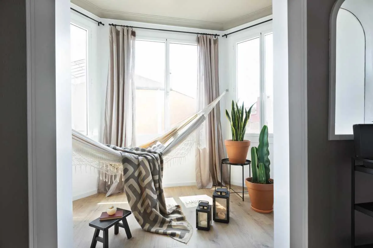 Sophisticated Barcelona Flat With Pro Workspace & Gigabit Internet For Remote Work #5