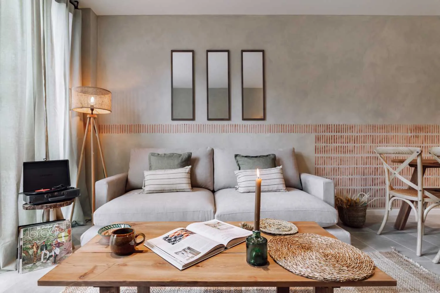 Designer City Flat With Ultra-fast Wifi & Dual Monitors For Remote Work In Barcelona #3