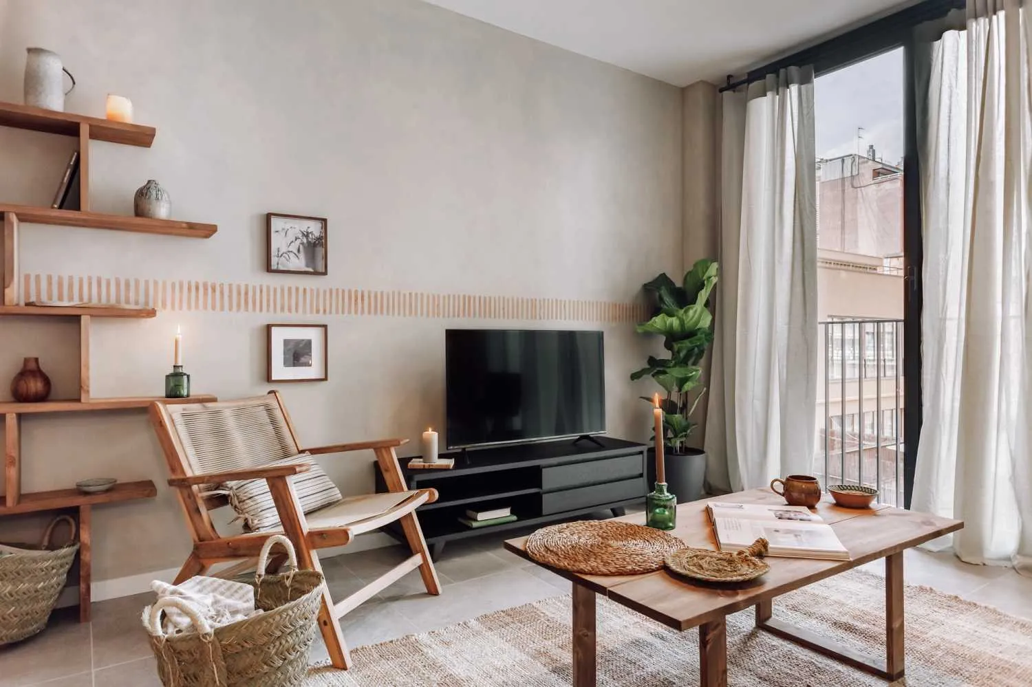 Designer City Flat With Ultra-fast Wifi & Dual Monitors For Remote Work In Barcelona #5