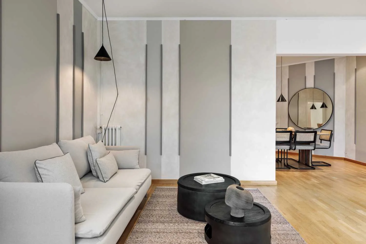 Premium Barcelona Apartment With High-speed Internet And Dedicated Home Office Space #4
