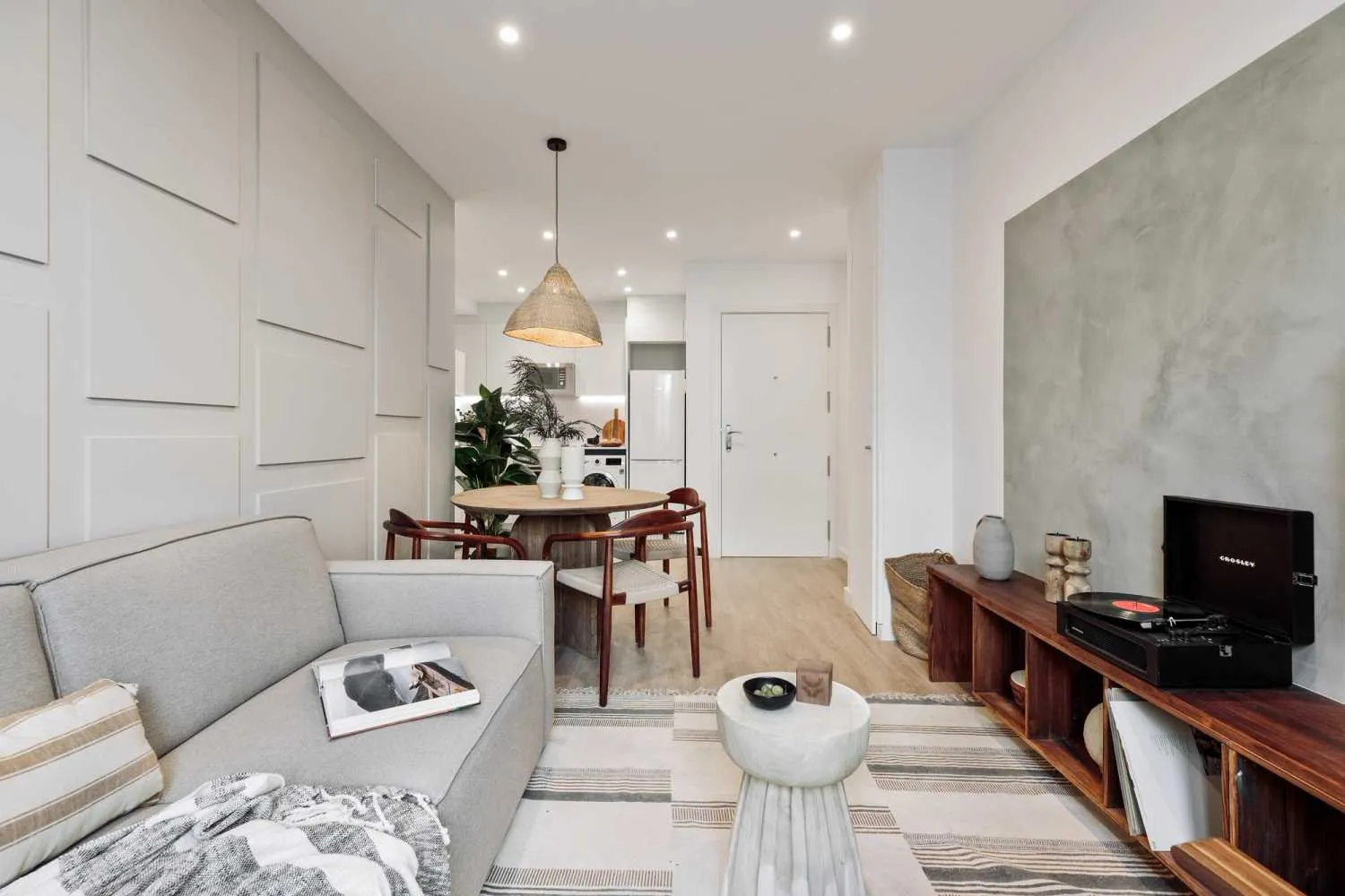 Spacious Barcelona Flat With High-speed Fiber & Pro Workstation For Remote Professionals #4