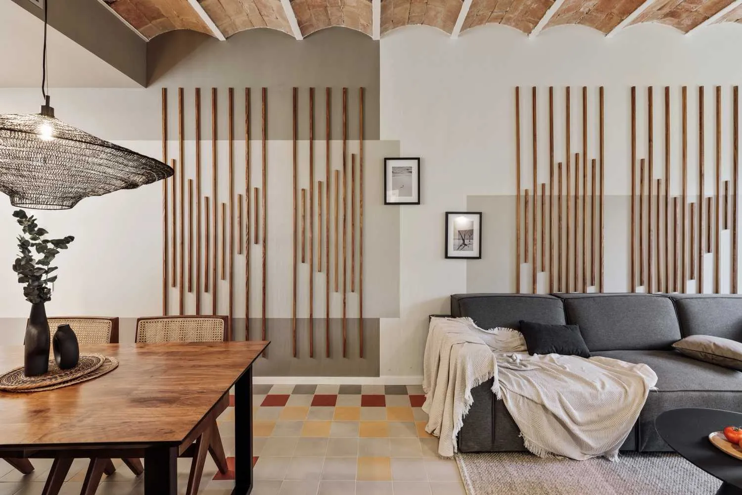 Refined Barcelona Flat With Ultra-fast Wifi & Pro Home Office Setup For Remote Work #2