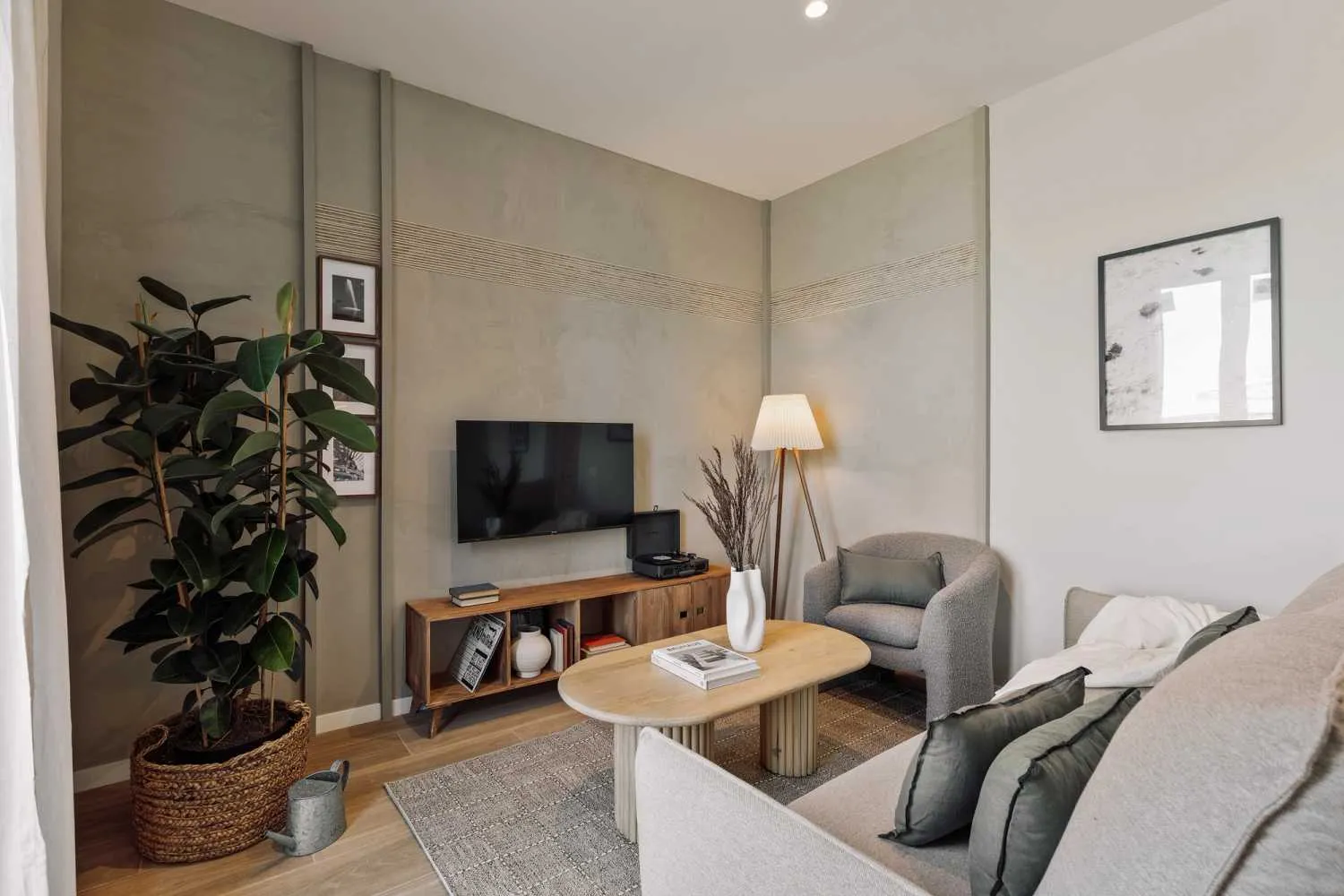 Airy Barcelona Flat With Gigabit Internet & Pro Workspace For Remote Productivity #4