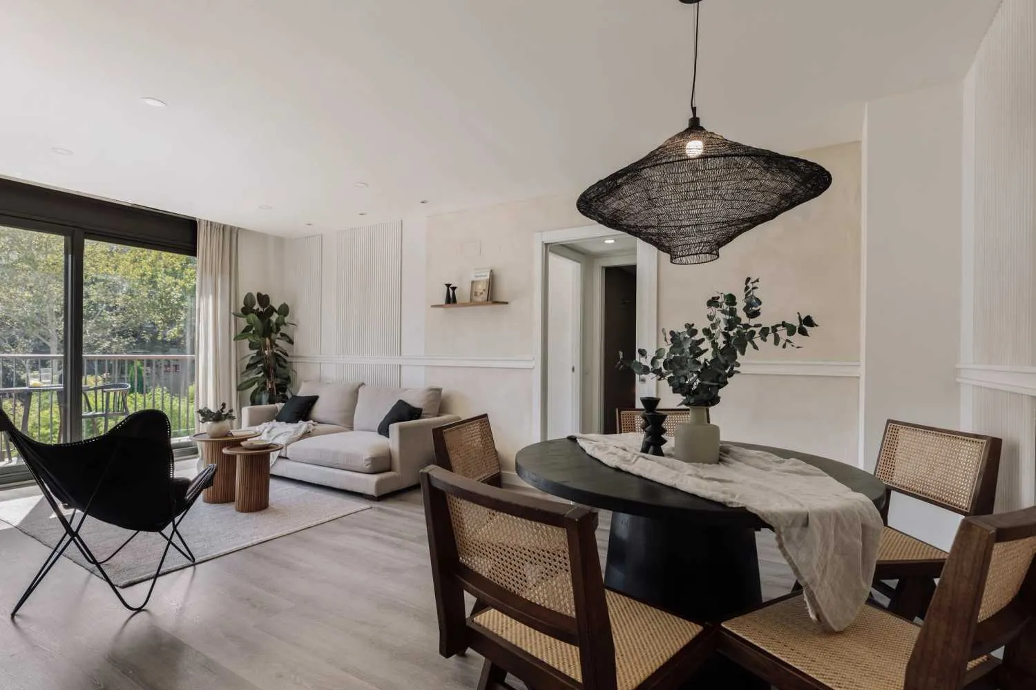 Spacious Barcelona Flat With Ultra-fast Wifi And Pro Home Office Setup #3