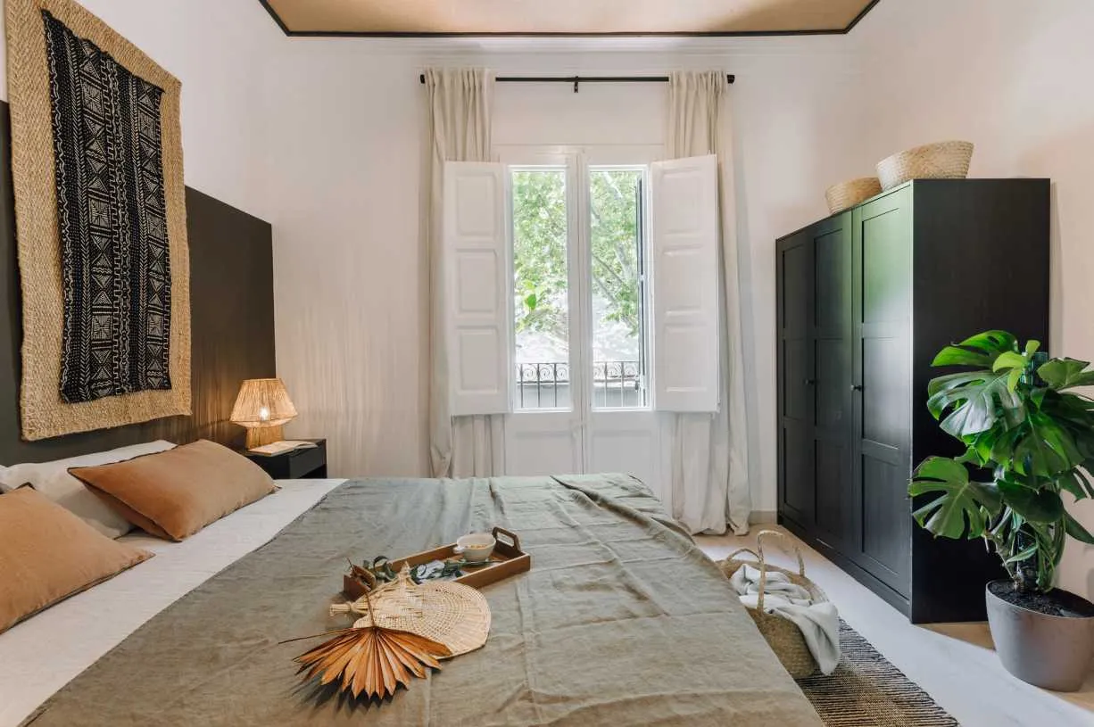 Sleek 3-bed Apartment With High-speed Fiber & Pro Studio Setup In Barcelona #4