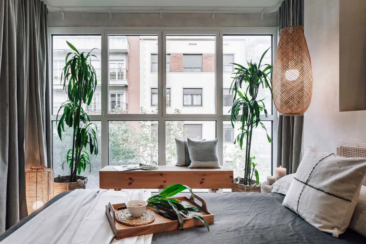 Airy 70m2 Flat With High-speed Fiber & Pro Home Office Setup In Barcelona #2
