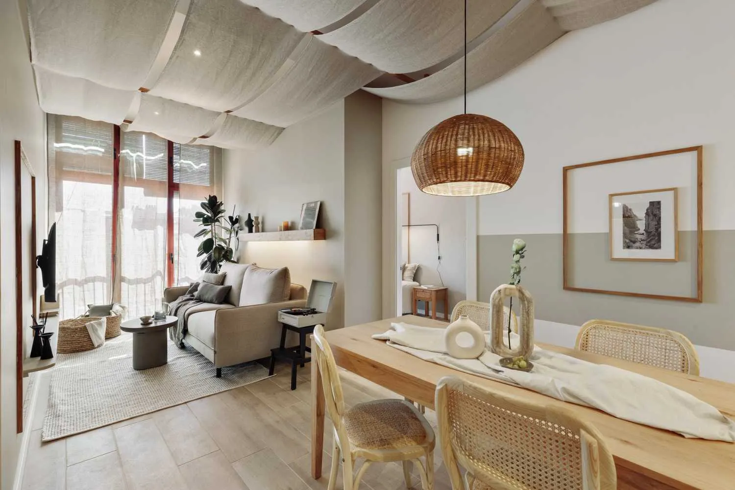 Impressive 65m2 Barcelona Flat With Pro Home Office Setup & Modern Kitchen #2