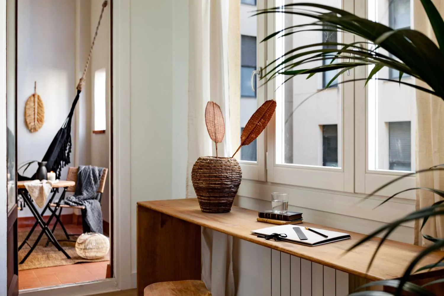 Trendy 110m2 Barcelona Flat With Gigabit Internet & Pro Home Office Setup #5