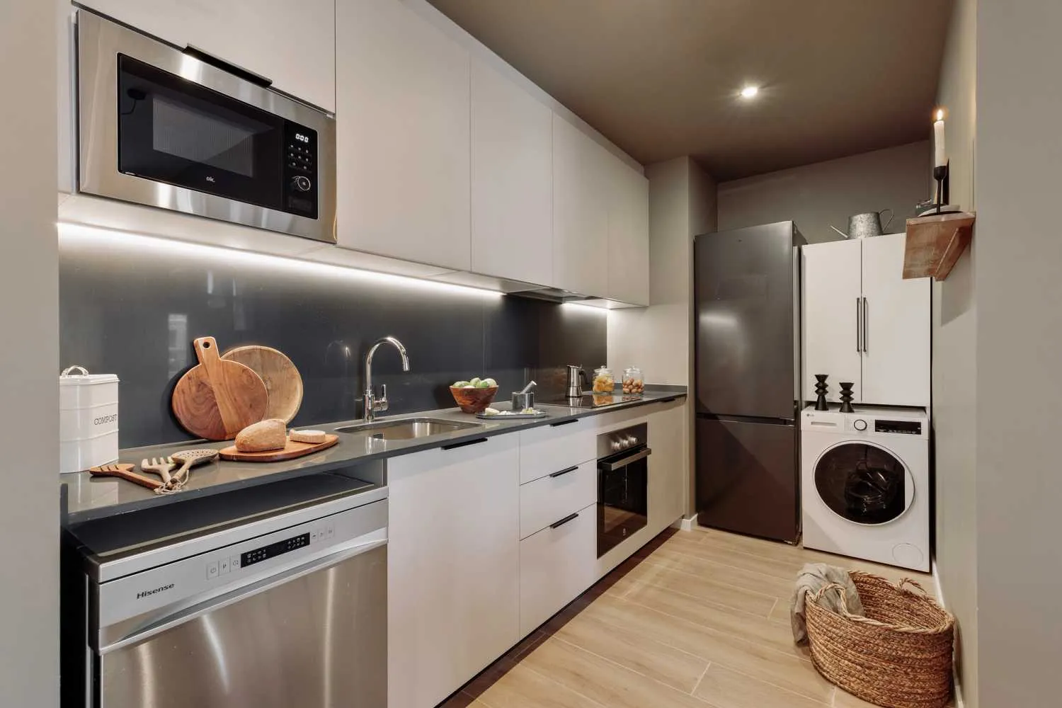 Luxurious 2-bed Flat With High-speed Internet & Professional Workspace In Barcelona Center #2