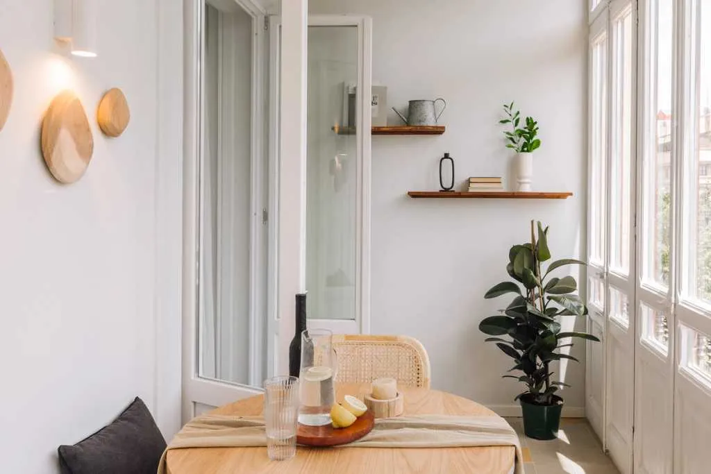 Modern Barcelona Flat With High-speed Fiber & Pro Workspace For Remote Work Enthusiasts #3