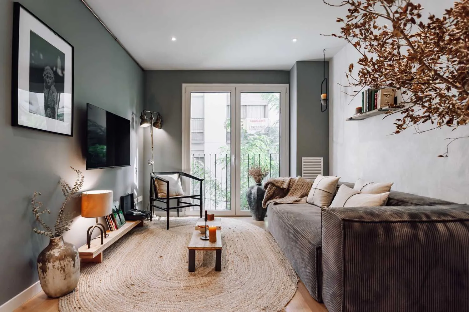Elegant 70m2 Barcelona Flat With Gigabit Internet And Pro Workspace Setup #5