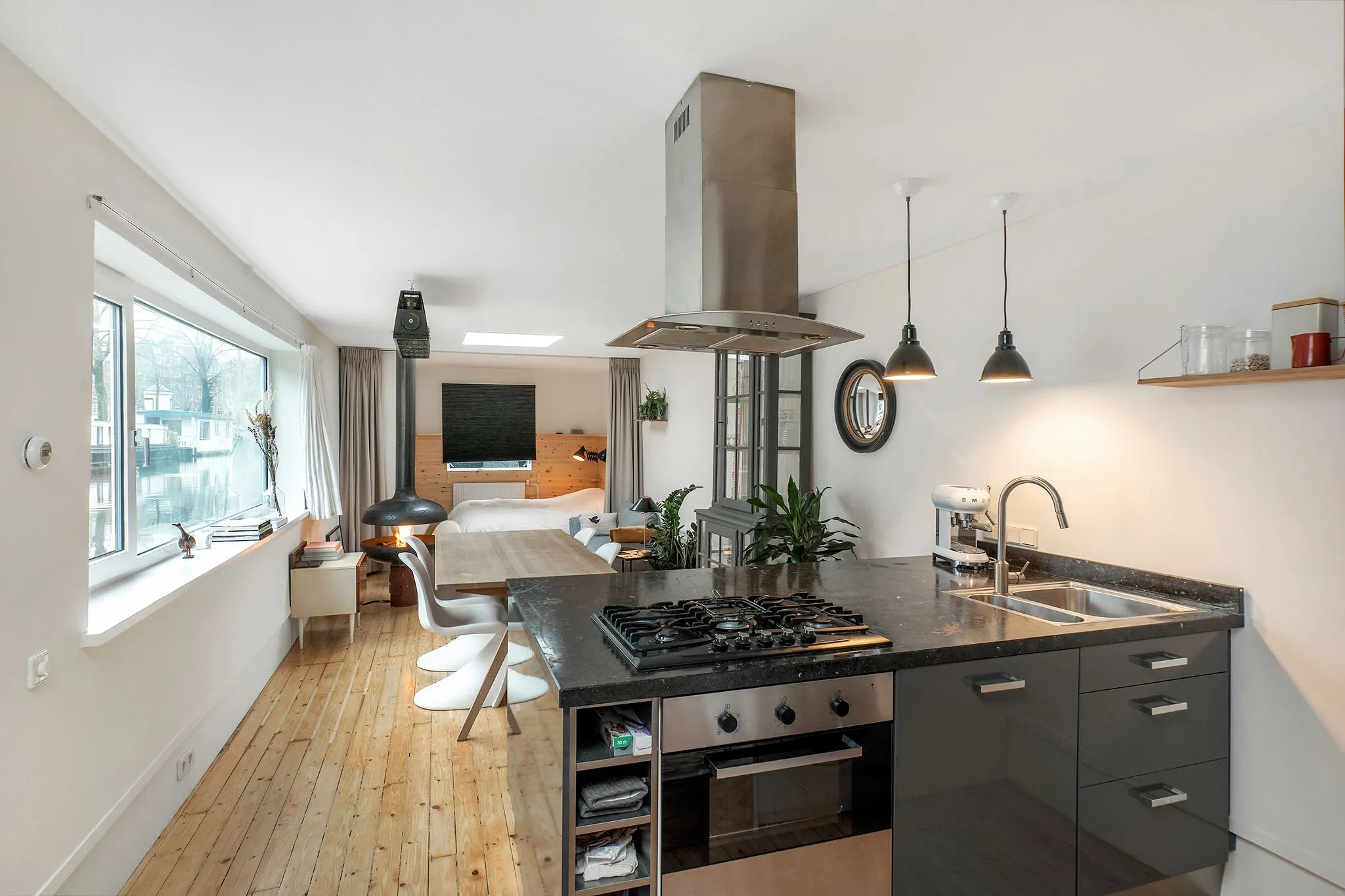 Furnished Prinsengracht Houseboat for Monthly Stays #5