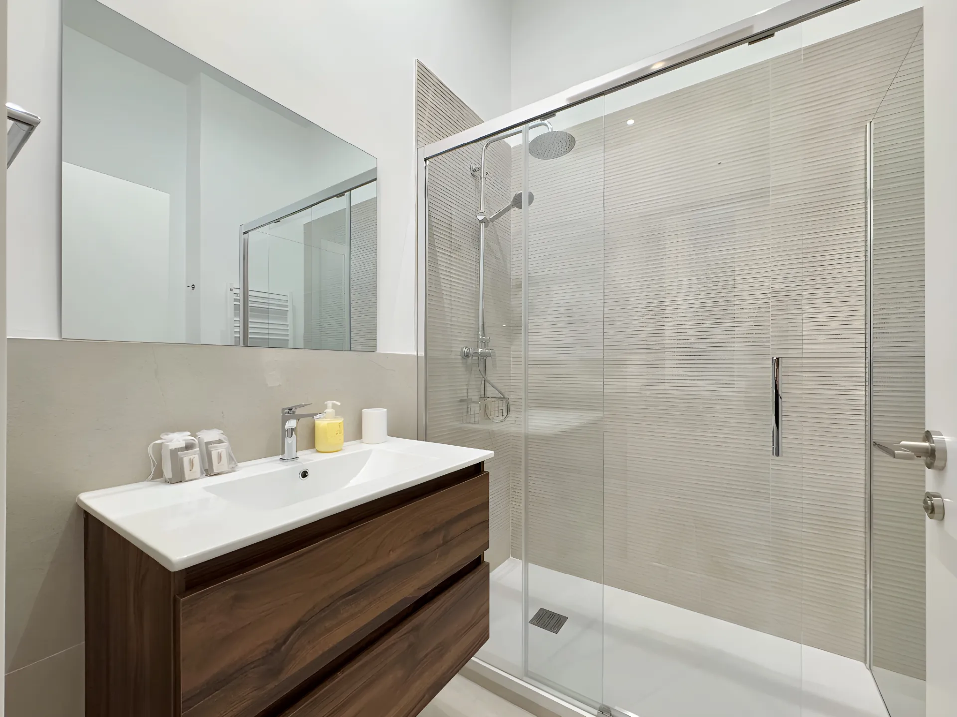Compact Professional Flat In Madrid - Ultra-fast Wifi & Modern Kitchen For Remote Work #5