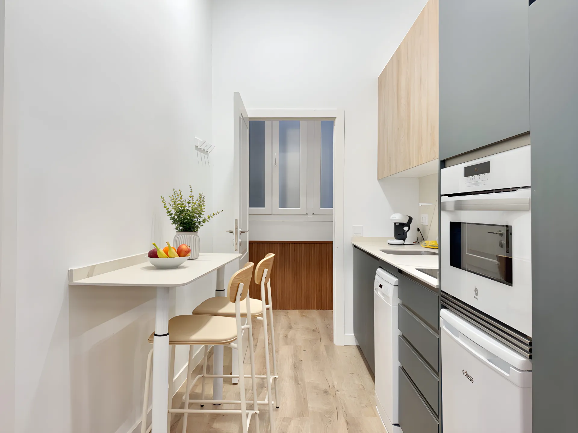 Compact Professional Flat In Madrid - Ultra-fast Wifi & Modern Kitchen For Remote Work #4