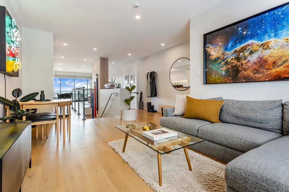 Impressive Auckland City Flat - Efficient 2br With Dedicated Home Office & High-speed Wifi