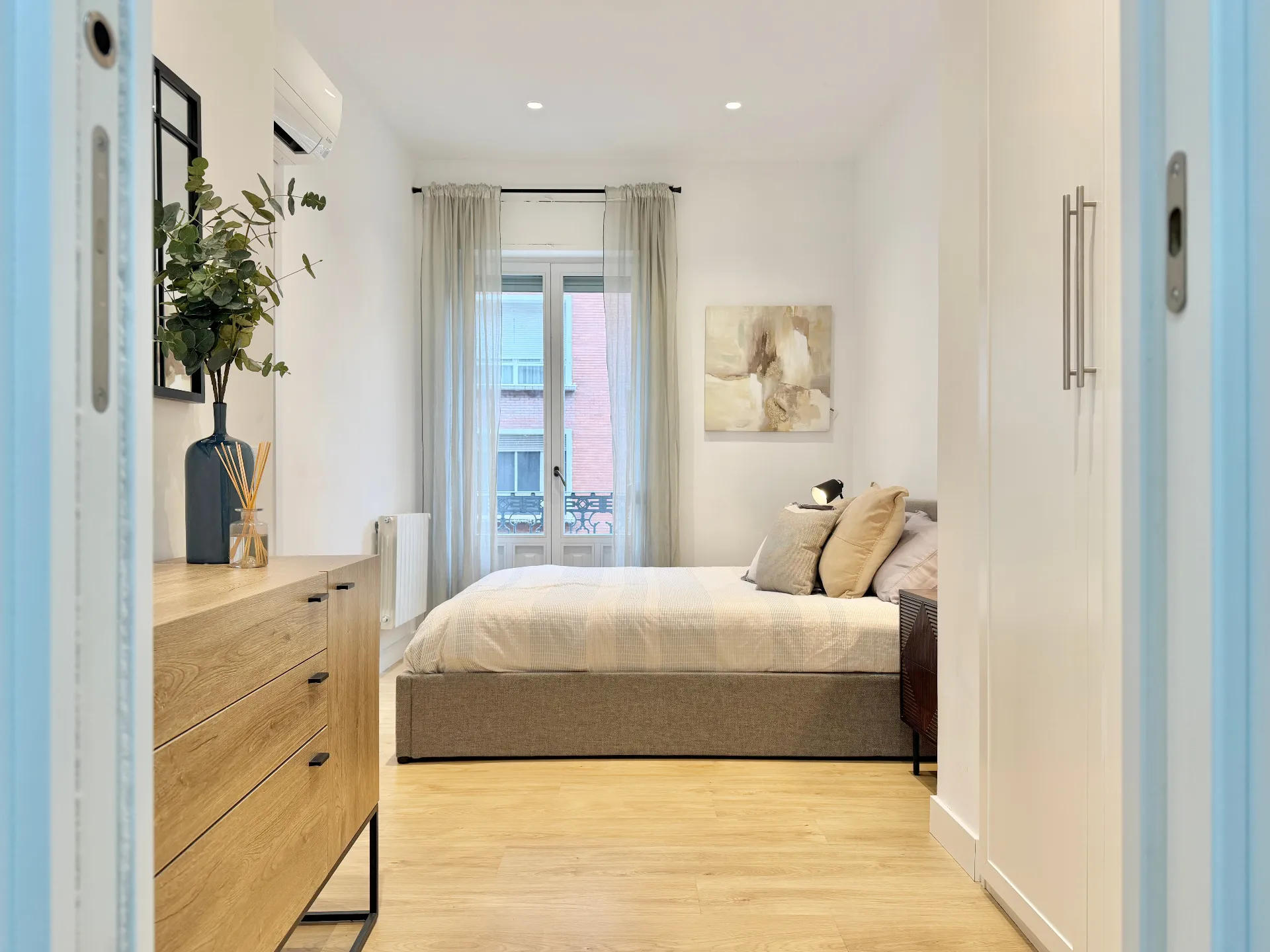Madrid Executive Flat - Airy 100m2, Ultra-fast Wifi & Full Kitchen For Remote Work #4