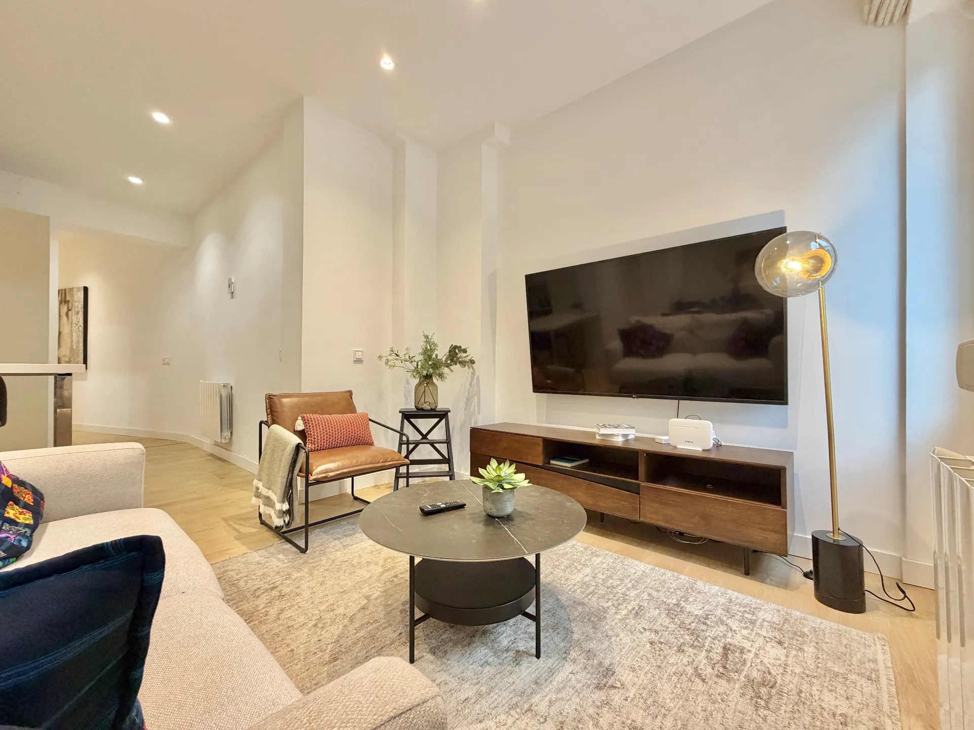 Madrid Executive Flat - Airy 100m2, Ultra-fast Wifi & Full Kitchen For Remote Work #2