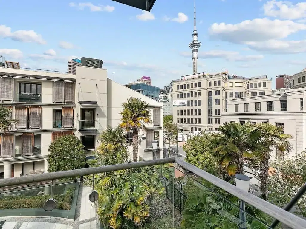 Stylish Viaduct Basin Flat: Efficient 1br, Home-office Setup & Fast Wifi #2