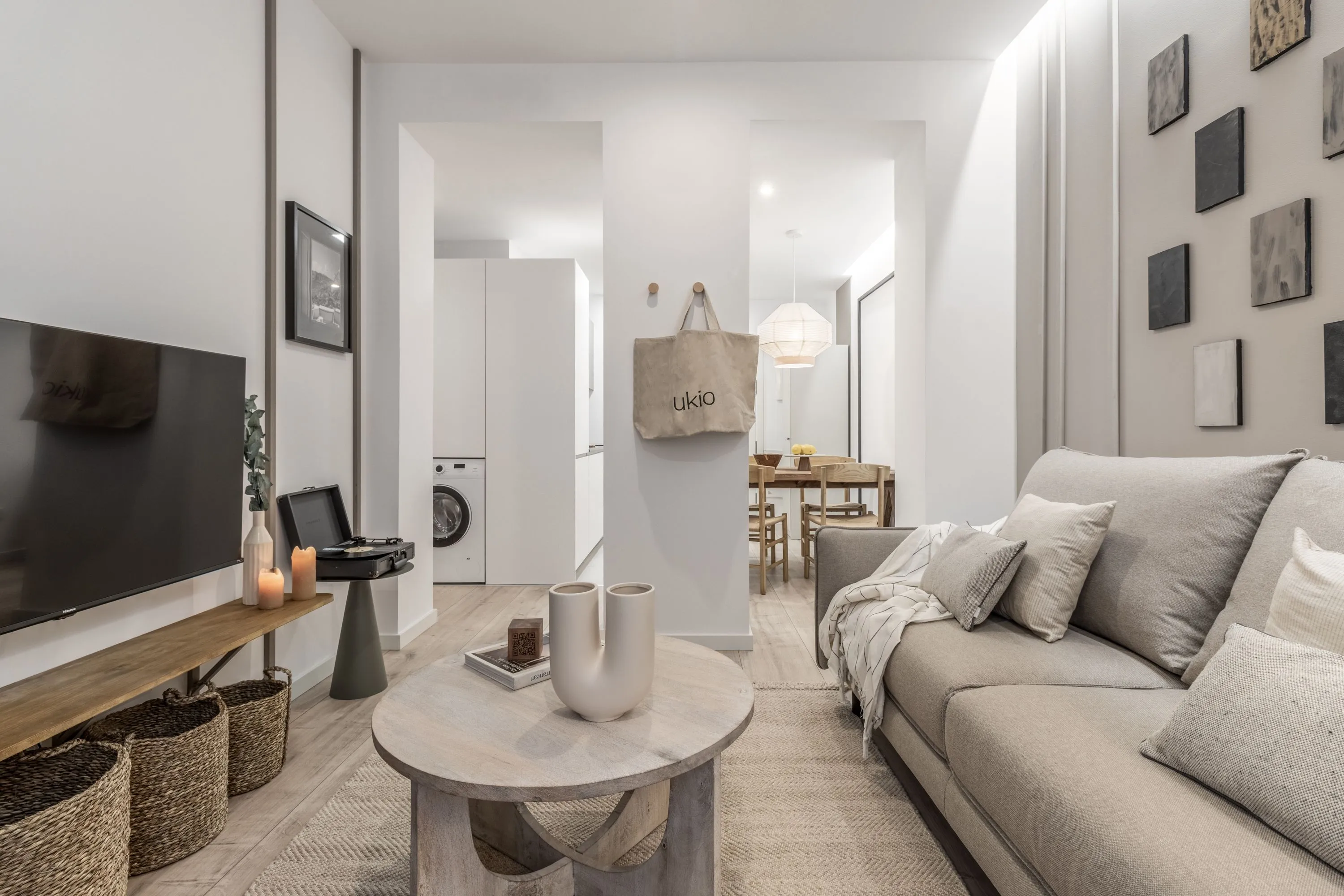 Spacious Madrid Trendy Flat With Ultra-fast Wifi, Dual Monitors & Ergonomic Setup #3