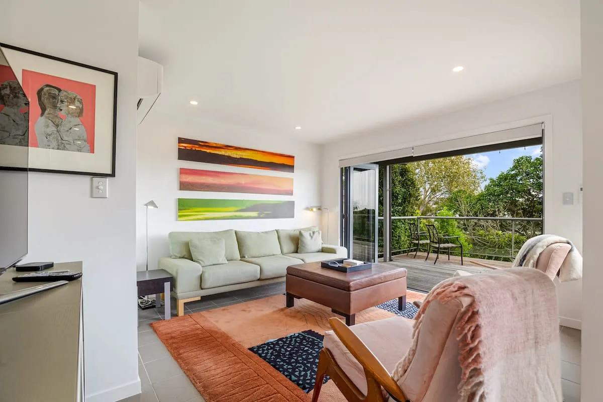 Charming Modern 2-bed Executive Flat In Kohimarama, Auckland -- Home Office & Fast Wi-fi