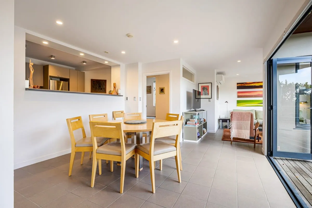 Charming Modern 2-bed Executive Flat In Kohimarama, Auckland -- Home Office & Fast Wi-fi #3