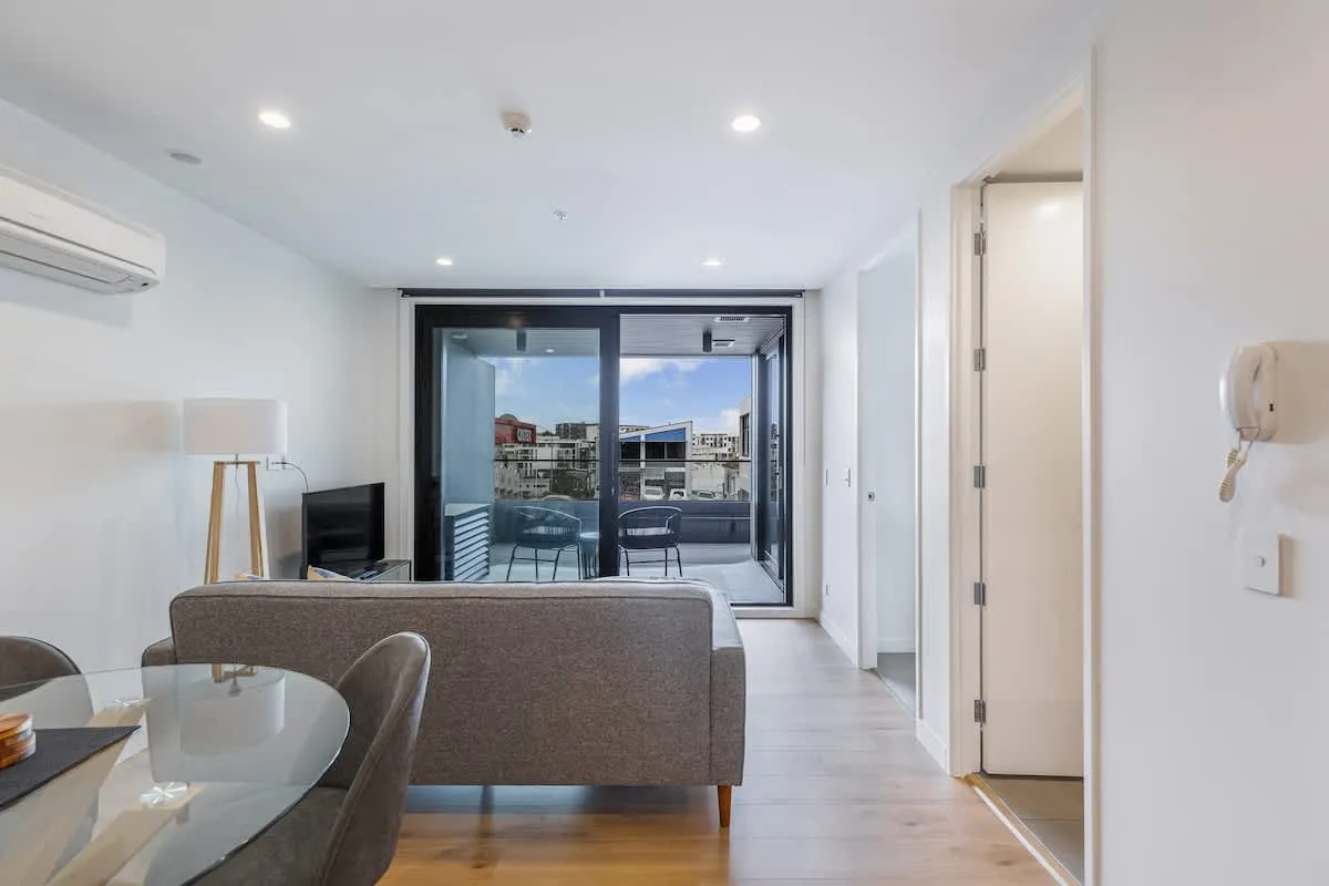 Intimate Trendy Executive Apt In Auckland - Digital-nomad Ready Home Office & Balcony #3