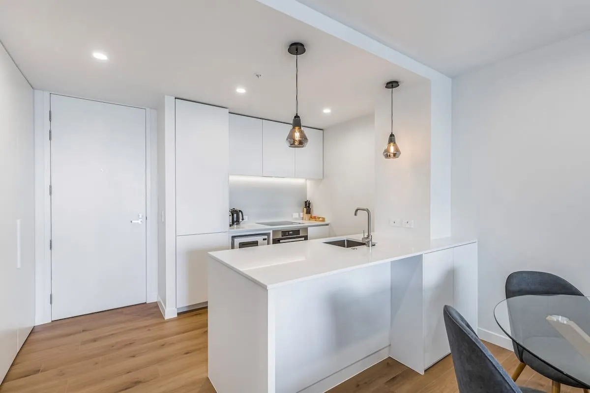 Intimate Trendy Executive Apt In Auckland - Digital-nomad Ready Home Office & Balcony #4