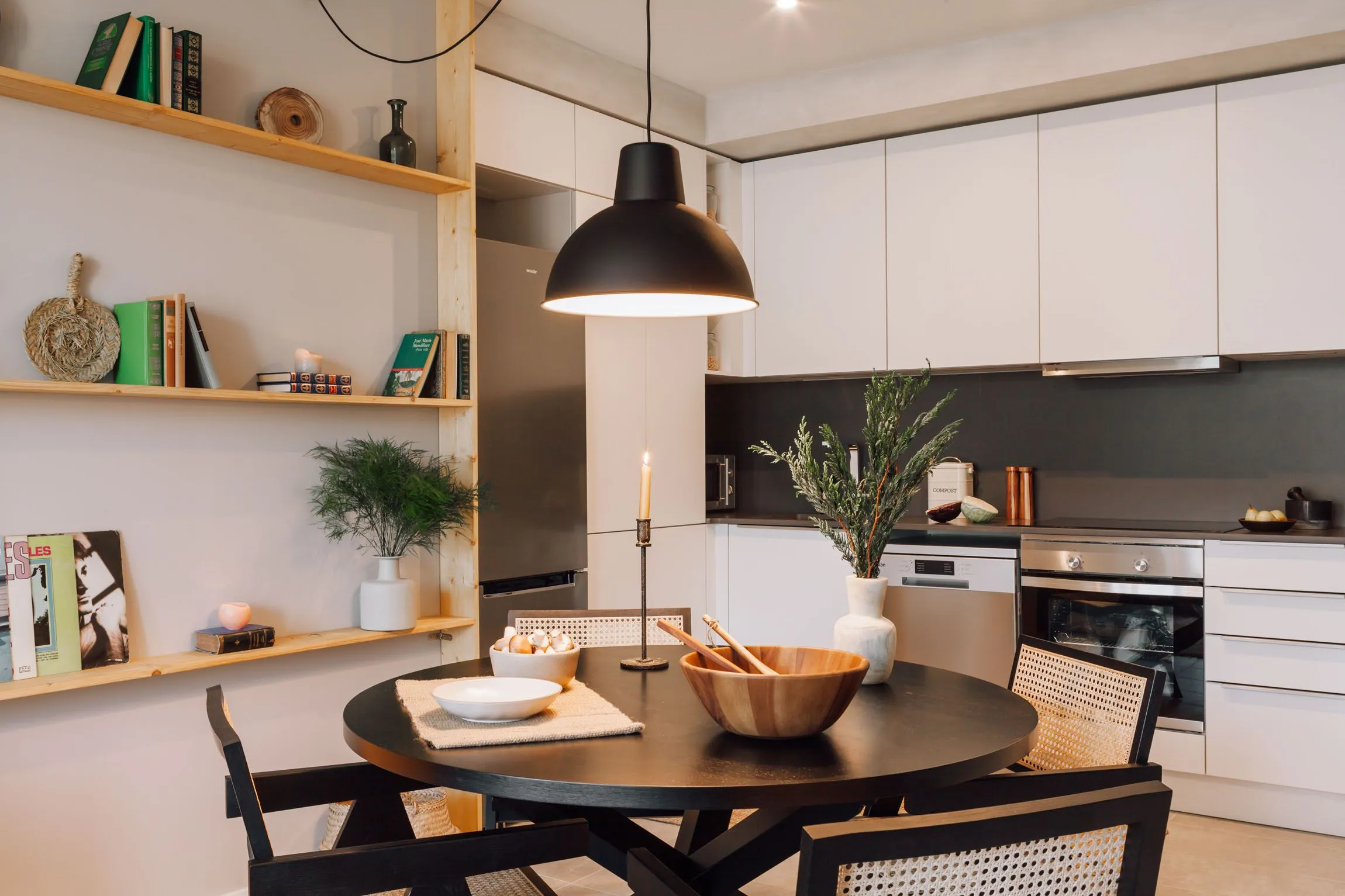 Trendy Barcelona Flat With Hd Video Setup & Dual Monitors For Digital Nomads #3
