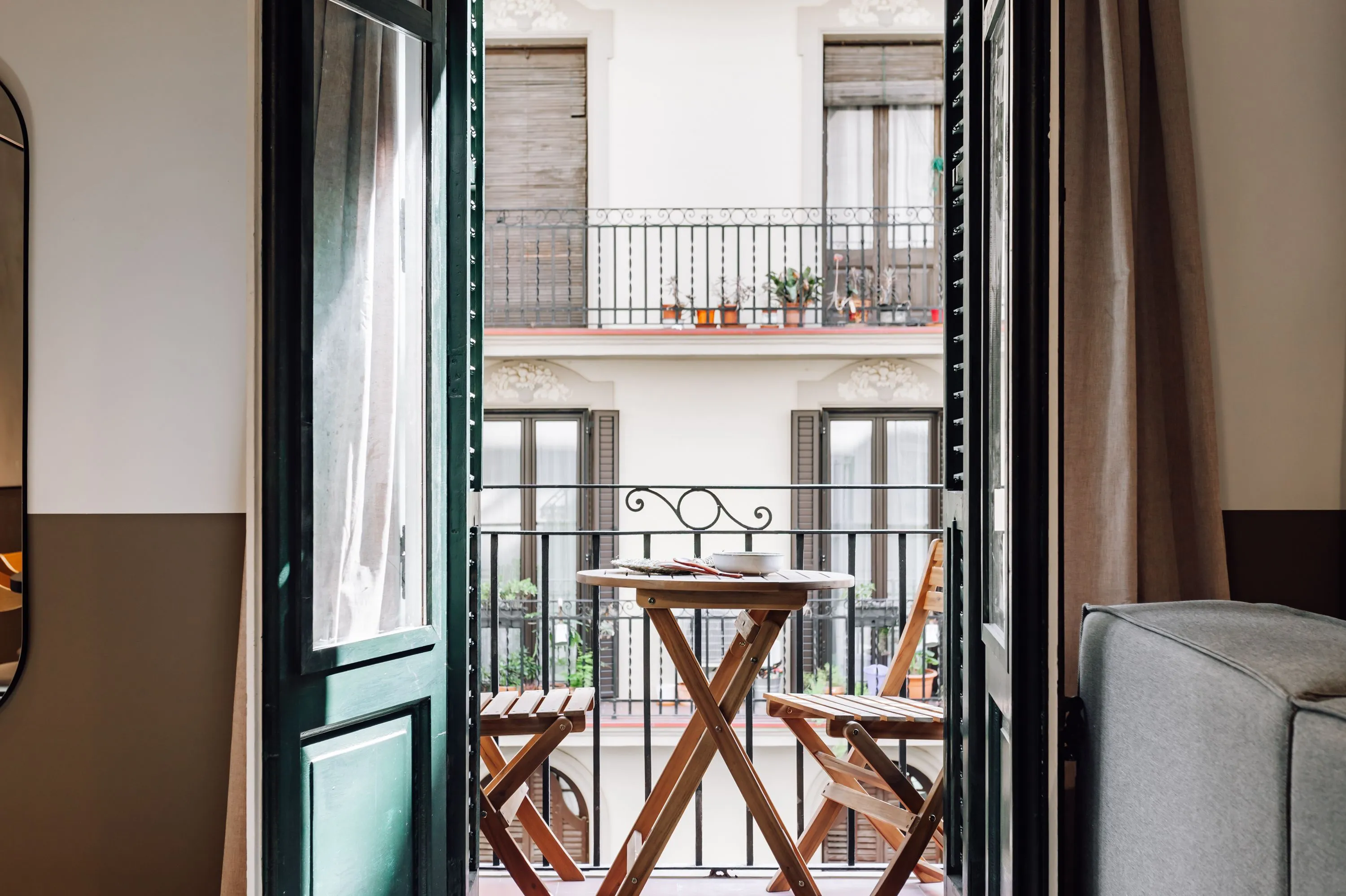 Modern Barcelona Flat With Pro Home Office & Ultra-fast Wifi-- For Remote Work #3
