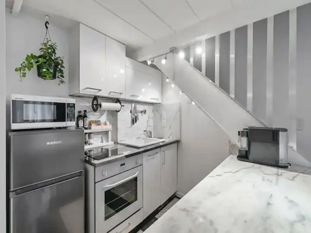 Intimate Contemporary Flat In Auckland Cbd - Professional Setup & Dedicated Home Office #3