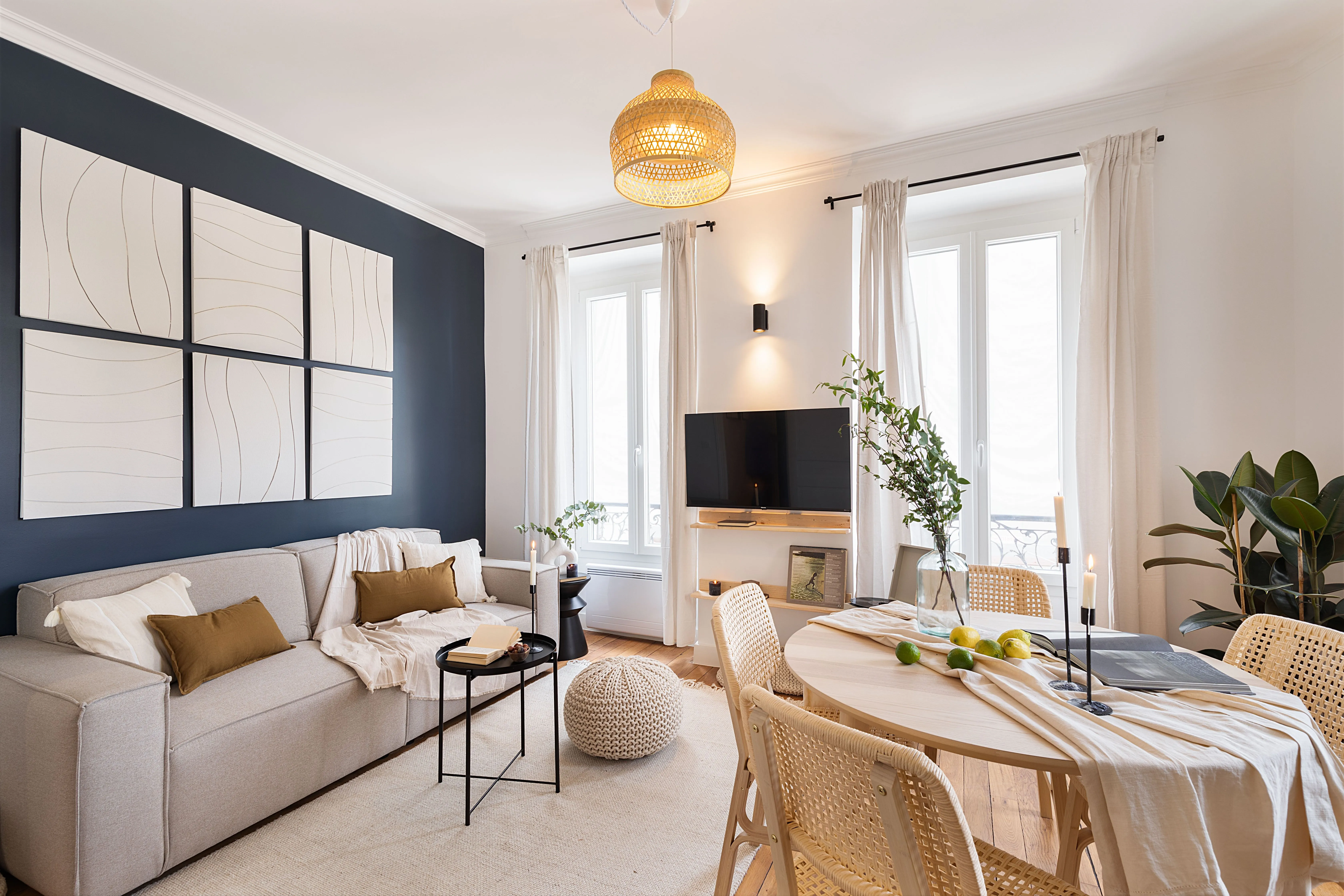 Contemporary Paris Flat With High-speed Fiber & Pro Home Office Setup For Remote Work #5