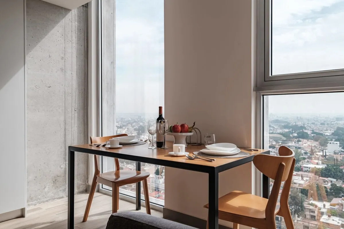Charming Sophisticated Studio With Dedicated Workspace In Downtown, For Remote Work #4