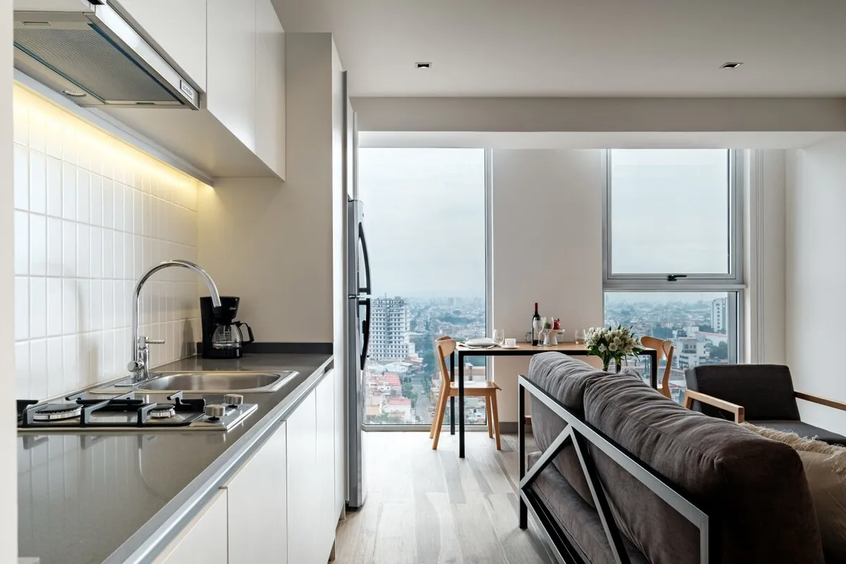 Charming Sophisticated Studio With Dedicated Workspace In Downtown, For Remote Work #5