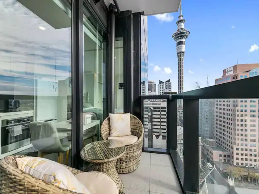 Auckland Sophisticated Compact Flat - Work-ready Home Office & Panoramic City Views #2