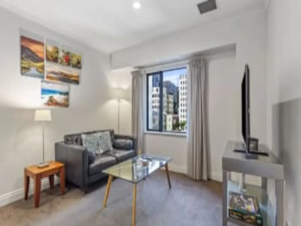 Sophisticated 1br Flat With Dedicated Home Office - Efficient Auckland Monthly Rental #3