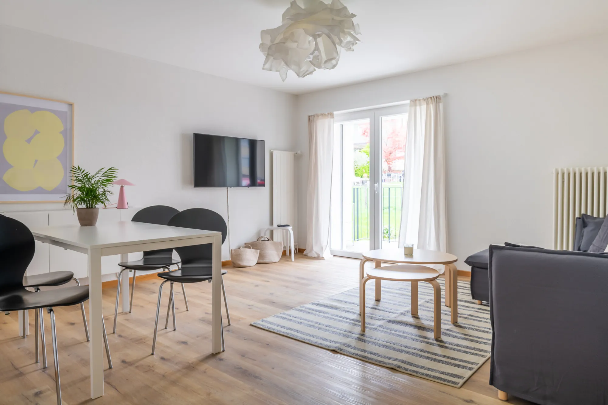 Trendy 2-bed Flat In Zug With Home Office Setup