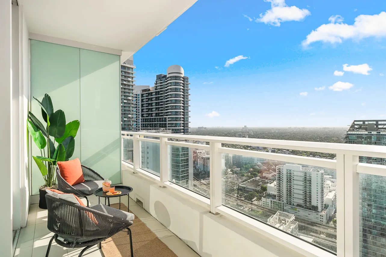 Stylish 1-bed Flat With Dedicated Home Office In Miami For Remote Work Flexibility #5