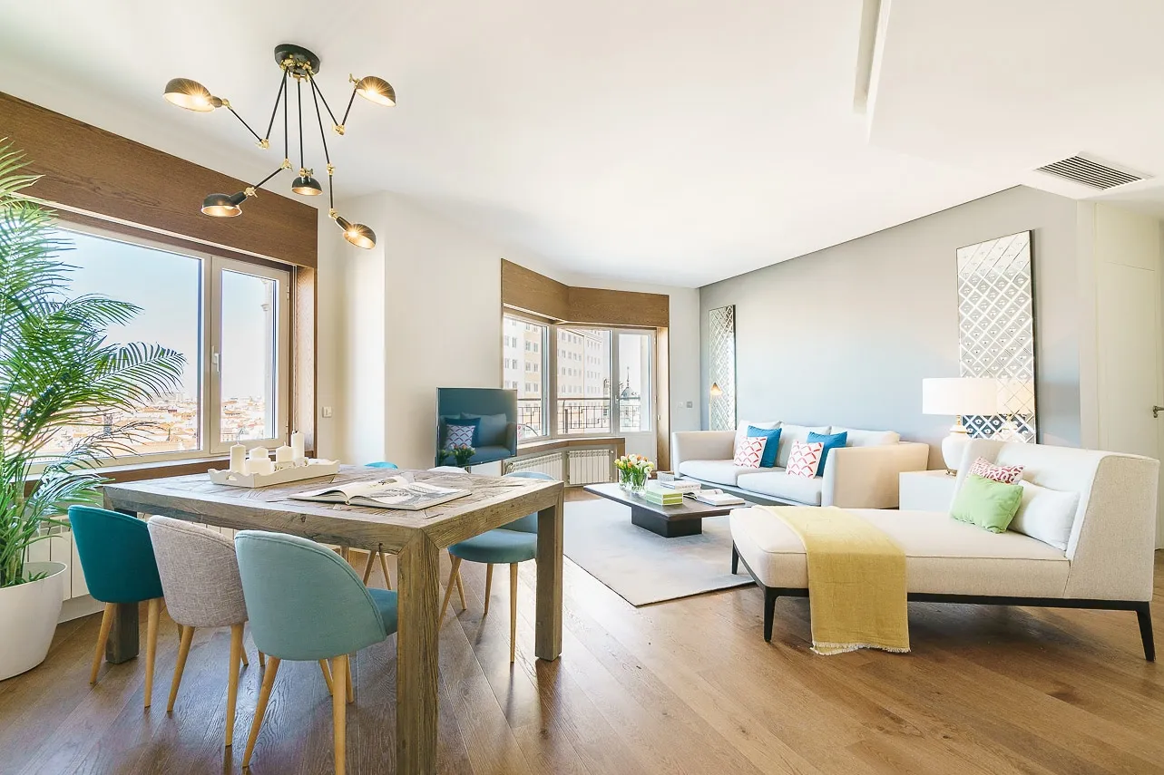 Spacious Madrid Flat With Dedicated Home Office And Bright Living Area #3