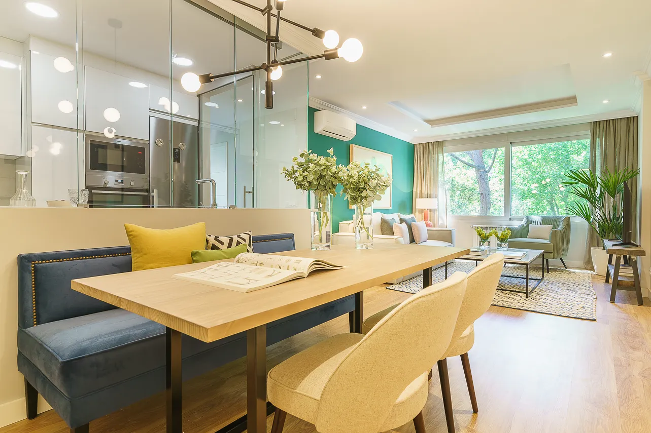 Luxurious Madrid Flat With Built-in Home Office Zones For Remote Work Flexibility #2
